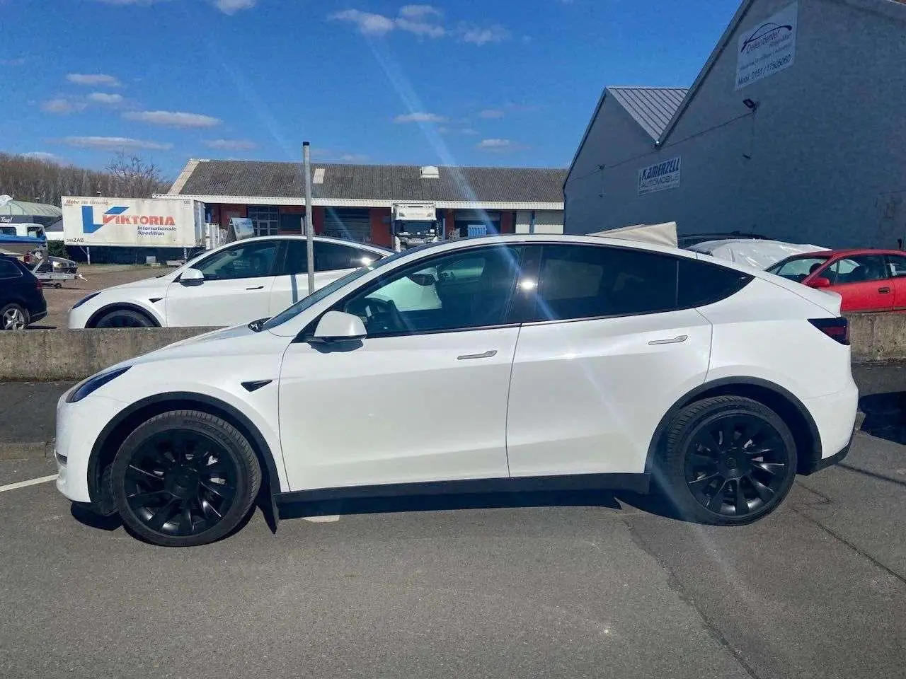 Photo 1 : Tesla Model Y 2022 Électrique