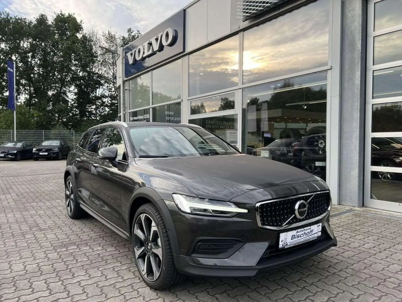 Photo 1 : Volvo V60 2023 Diesel