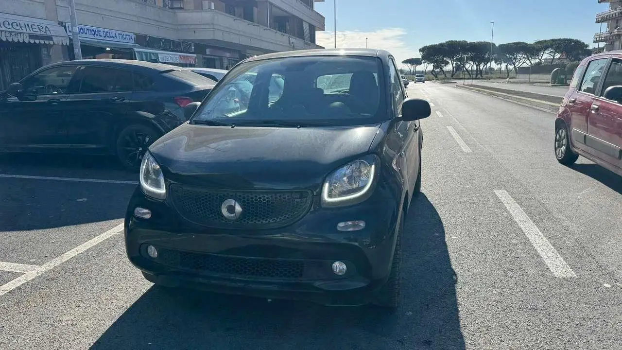 Photo 1 : Smart Forfour 2019 Petrol