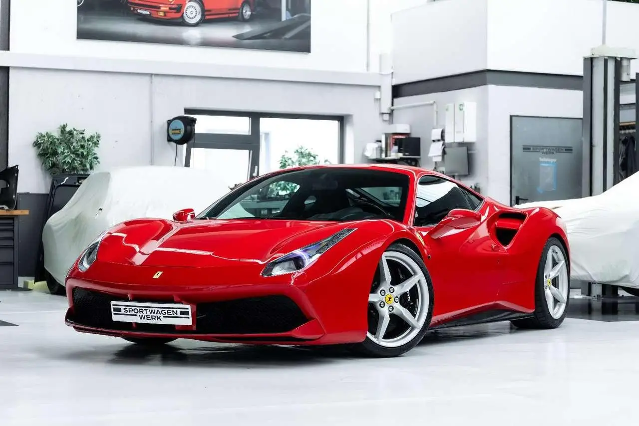 Photo 1 : Ferrari 488 2016 Petrol