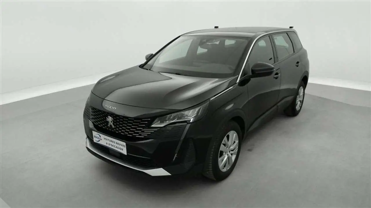 Photo 1 : Peugeot 5008 2022 Essence