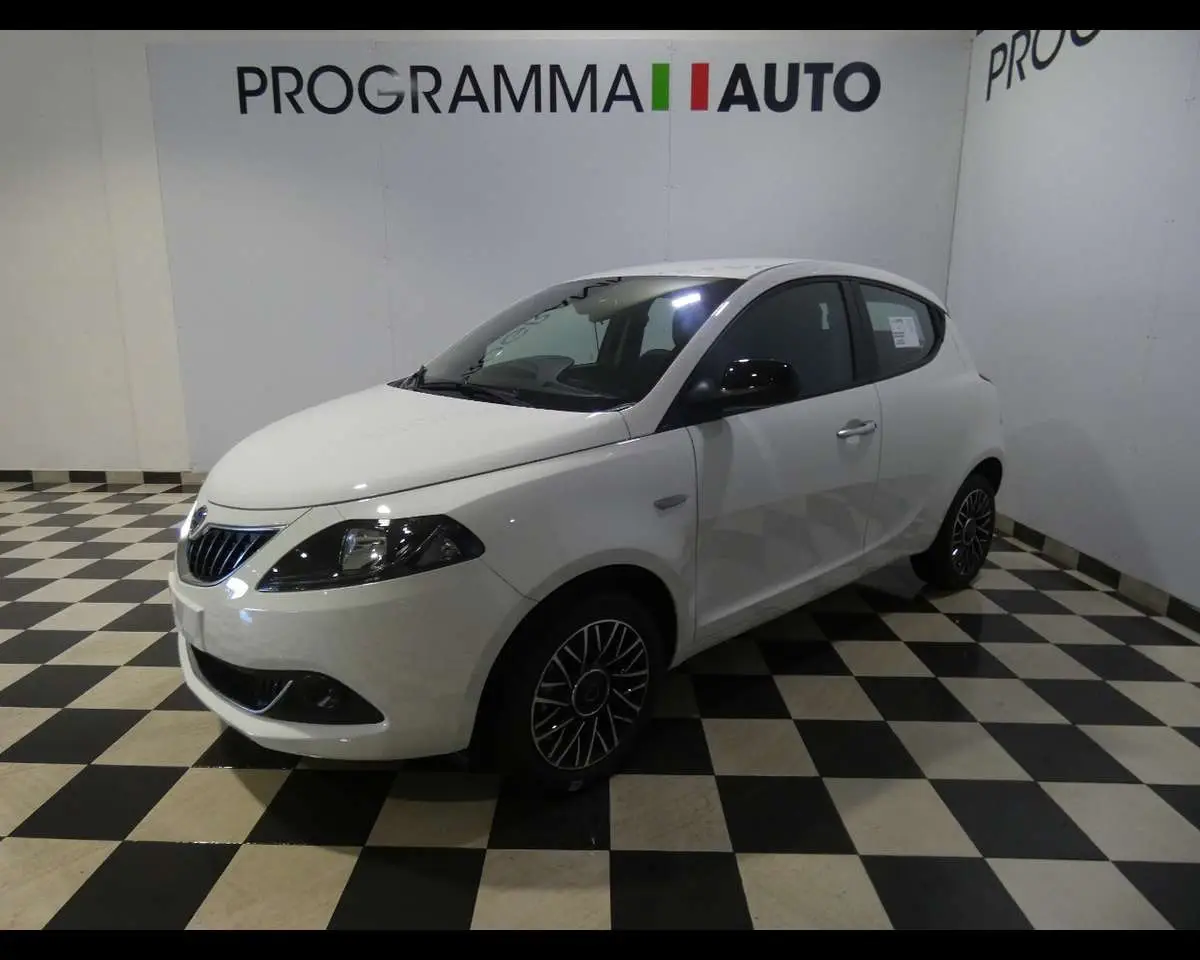 Photo 1 : Lancia Ypsilon 2024 Hybride