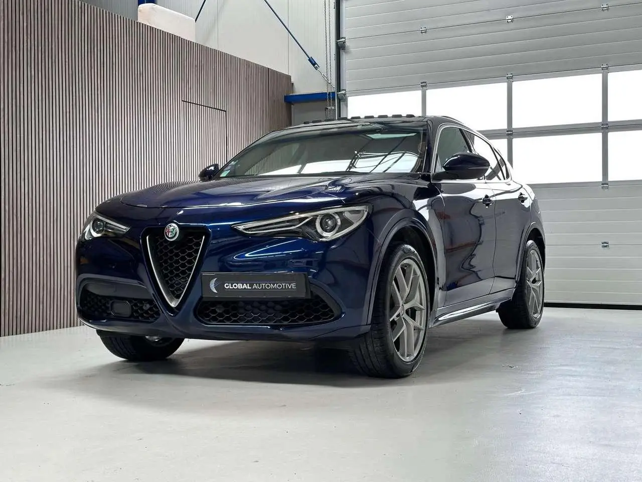 Photo 1 : Alfa Romeo Stelvio 2017 Petrol