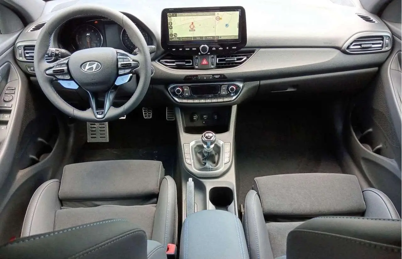 Photo 1 : Hyundai I30 2024 Petrol