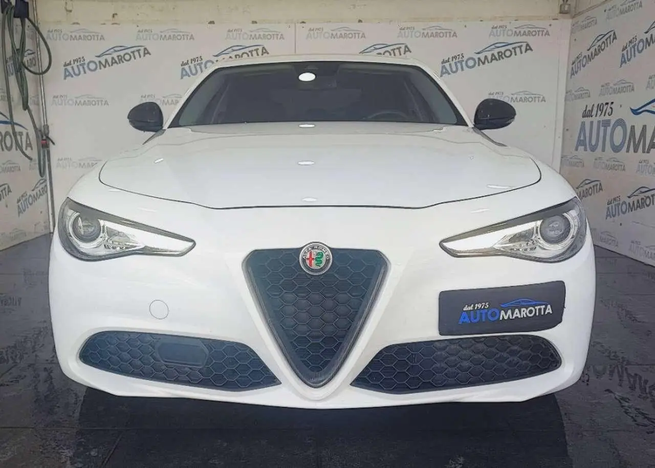 Photo 1 : Alfa Romeo Giulia 2018 Diesel