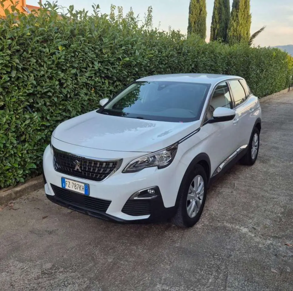 Photo 1 : Peugeot 3008 2019 Diesel