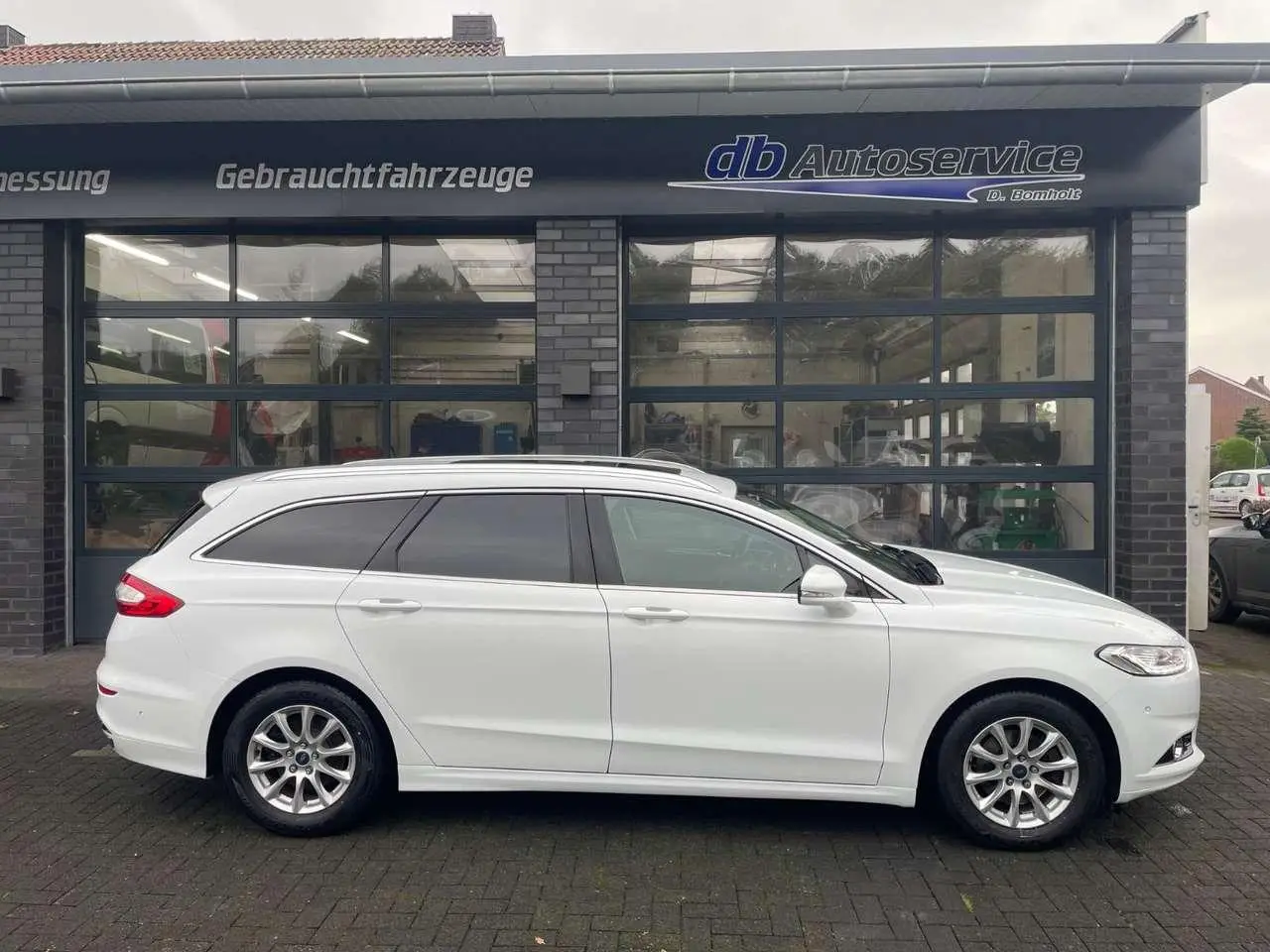 Photo 1 : Ford Mondeo 2016 Petrol