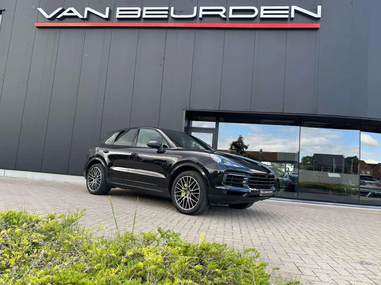 Photo 1 : Porsche Cayenne 2018 Hybride