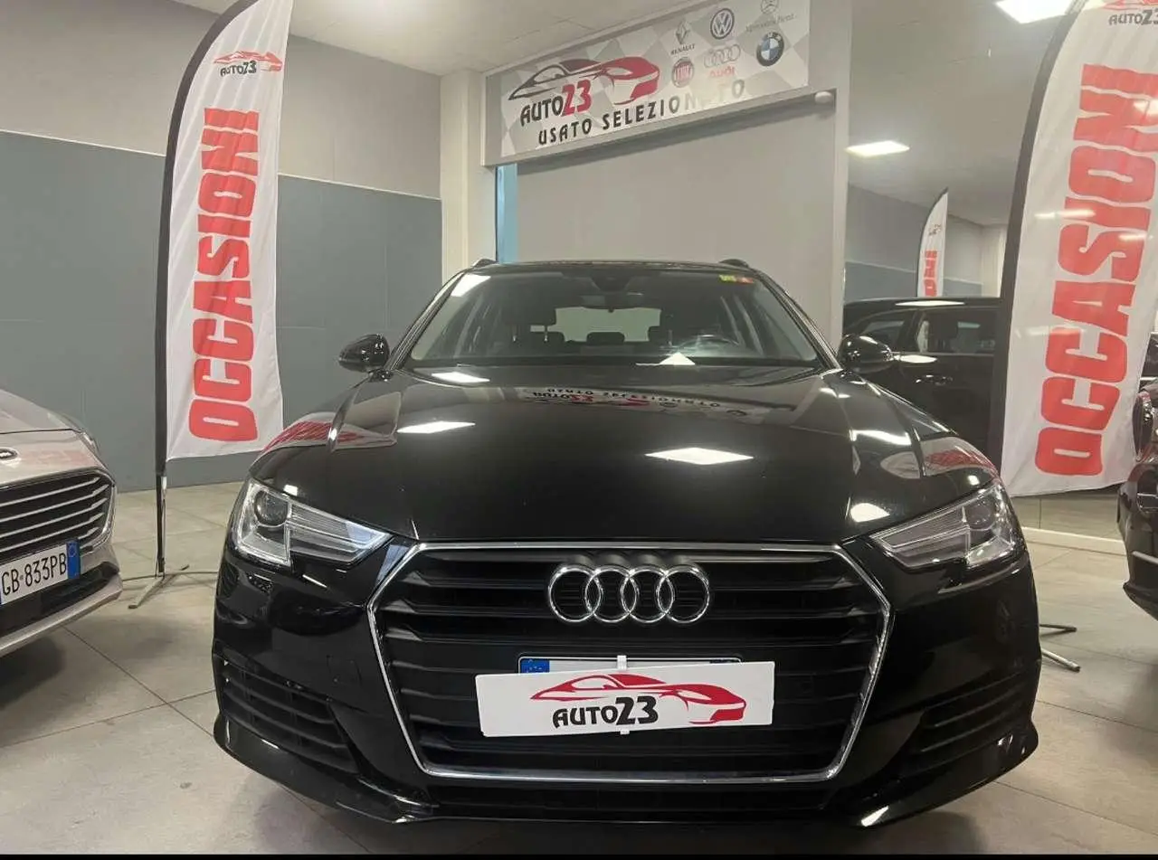 Photo 1 : Audi A4 2018 Diesel