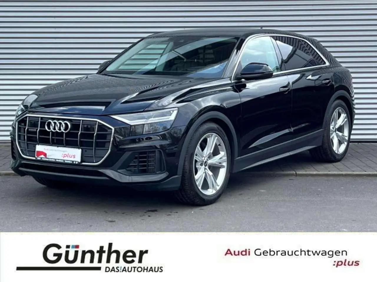 Photo 1 : Audi Q8 2022 Essence