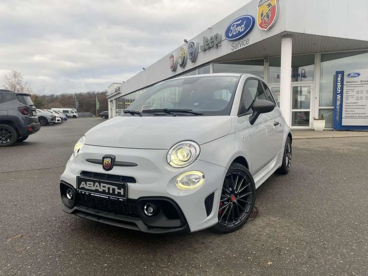 Photo 1 : Abarth 695 2023 Essence