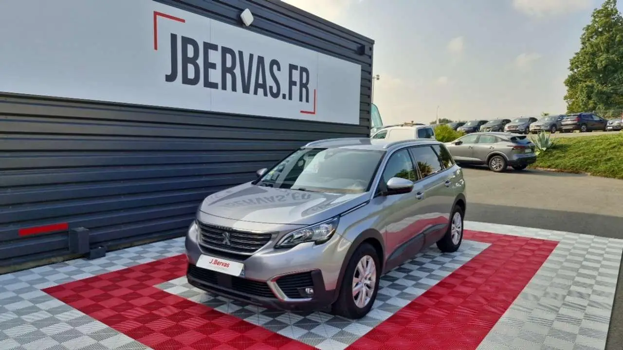 Photo 1 : Peugeot 5008 2019 Diesel