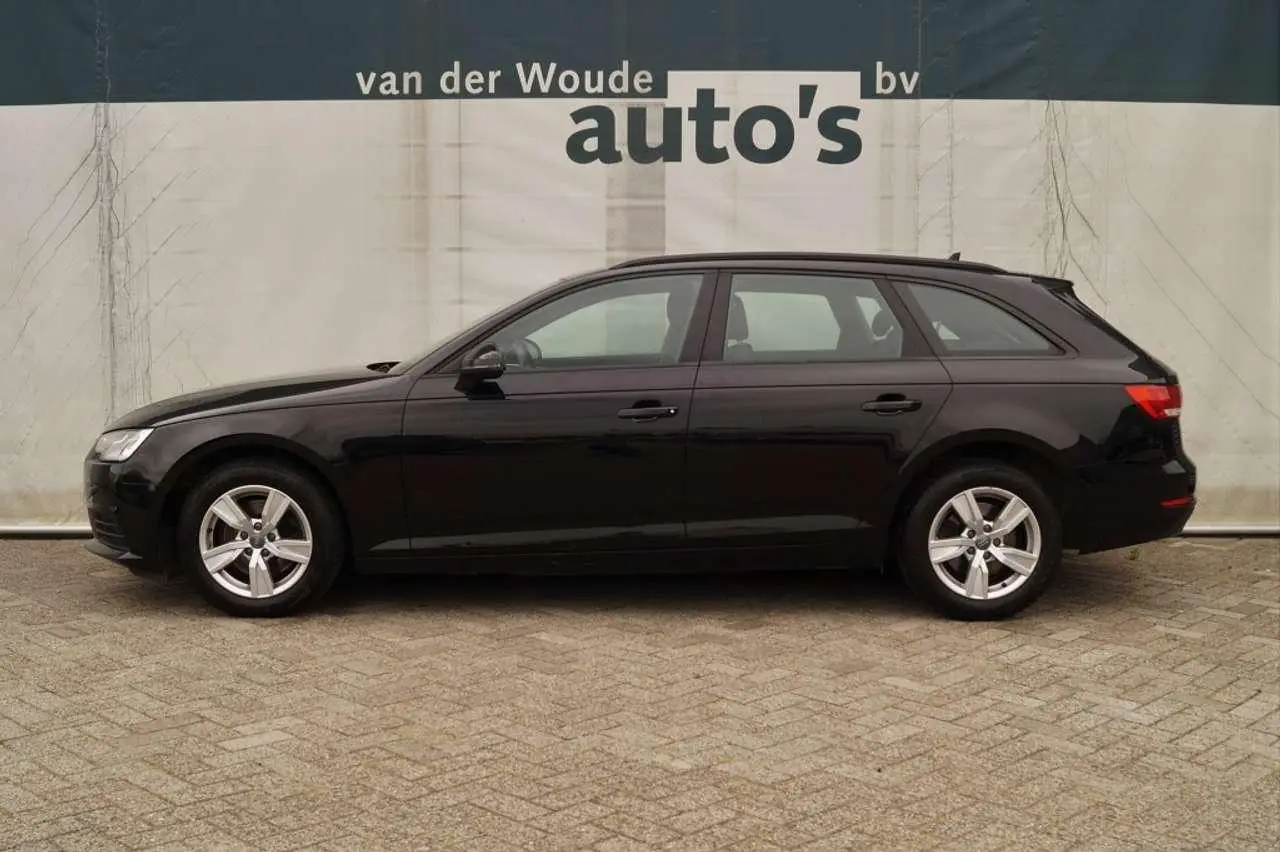 Photo 1 : Audi A4 2018 Diesel