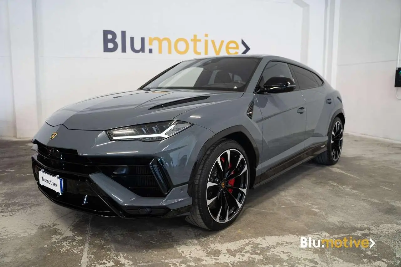 Photo 1 : Lamborghini Urus 2023 Essence