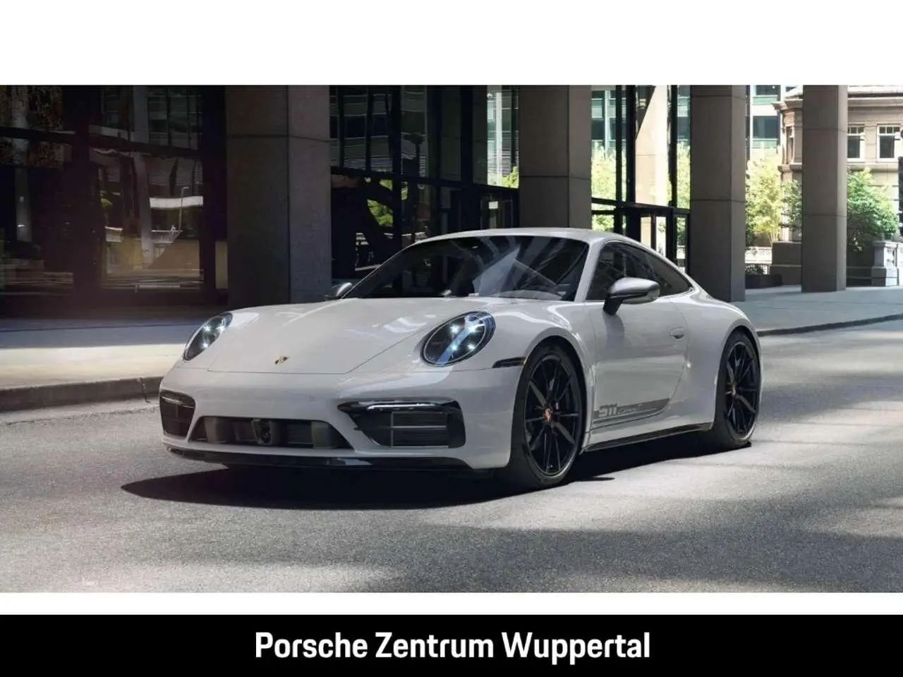 Photo 1 : Porsche 992 2024 Essence