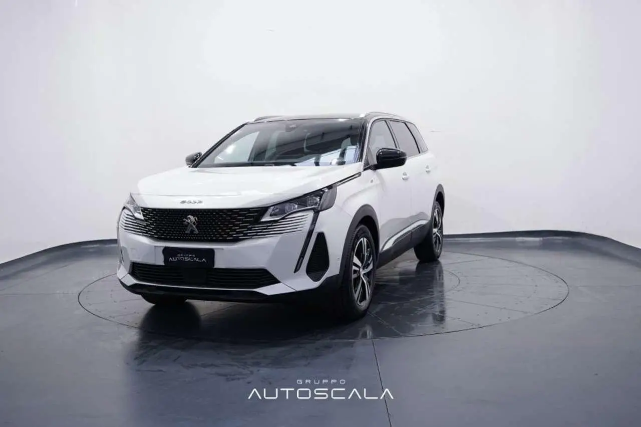 Photo 1 : Peugeot 5008 2023 Essence