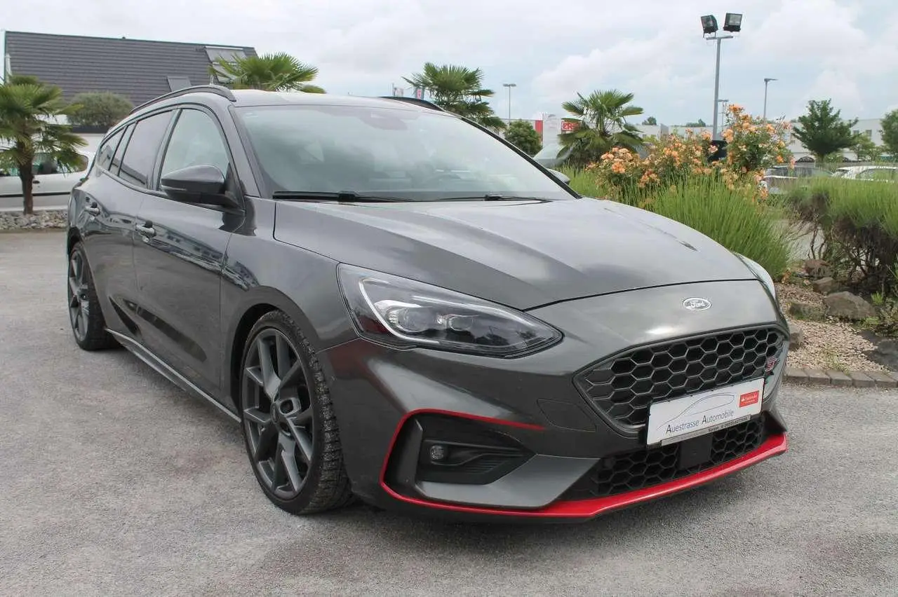 Photo 1 : Ford Focus 2020 Petrol