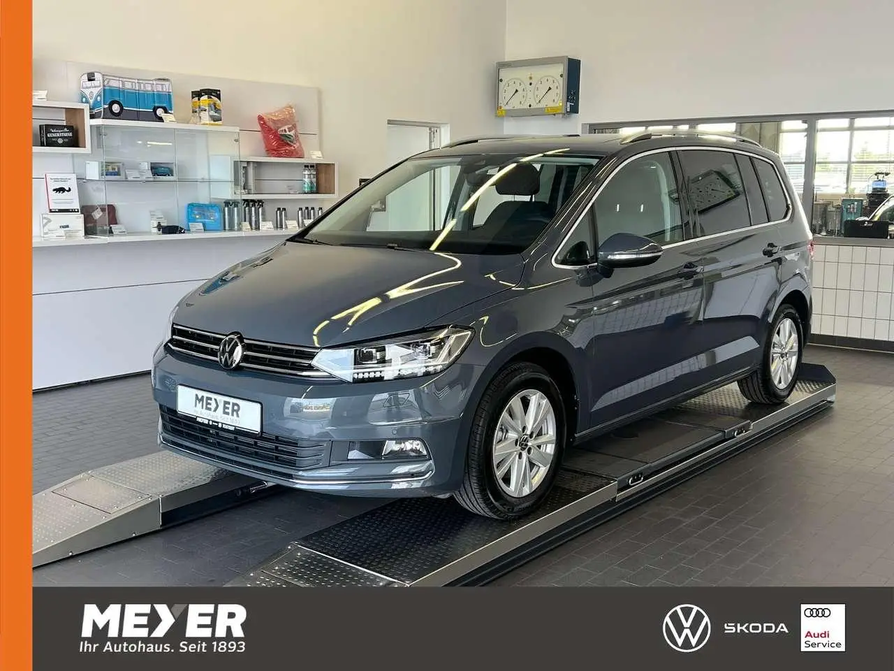 Photo 1 : Volkswagen Touran 2024 Petrol