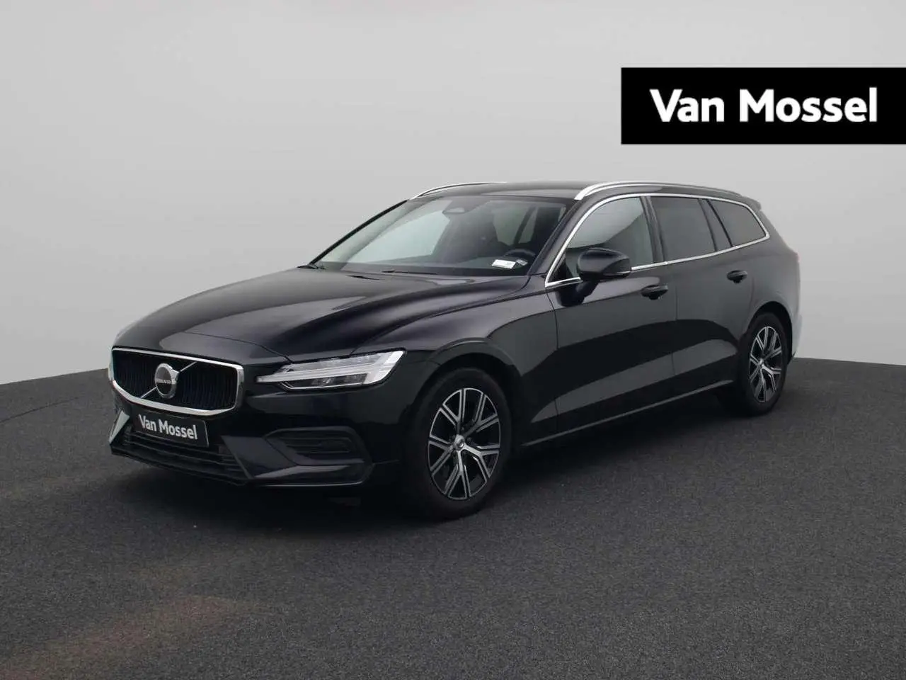 Photo 1 : Volvo V60 2023 Hybride