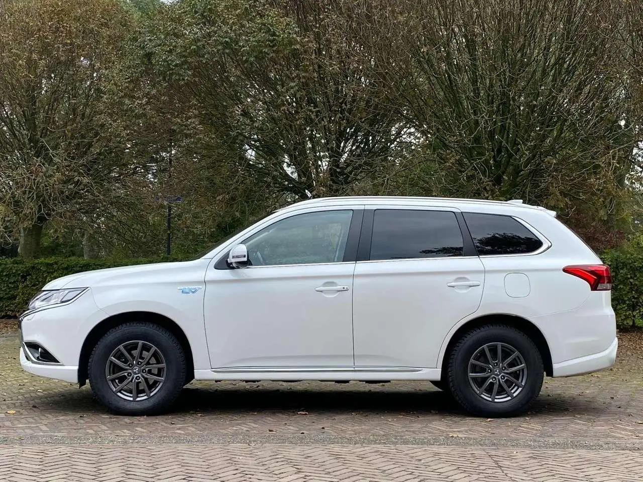 Photo 1 : Mitsubishi Outlander 2017 Hybride