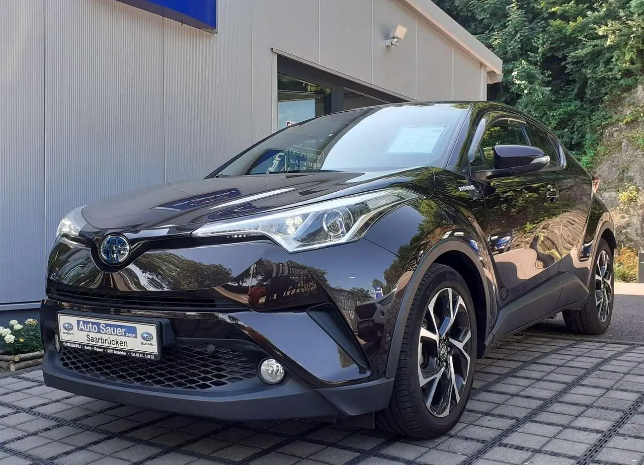 Photo 1 : Toyota C-hr 2019 Hybrid