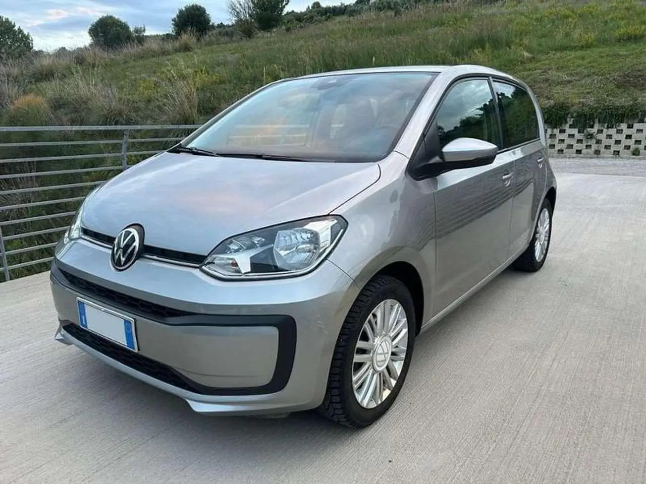 Photo 1 : Volkswagen Up! 2021 Others