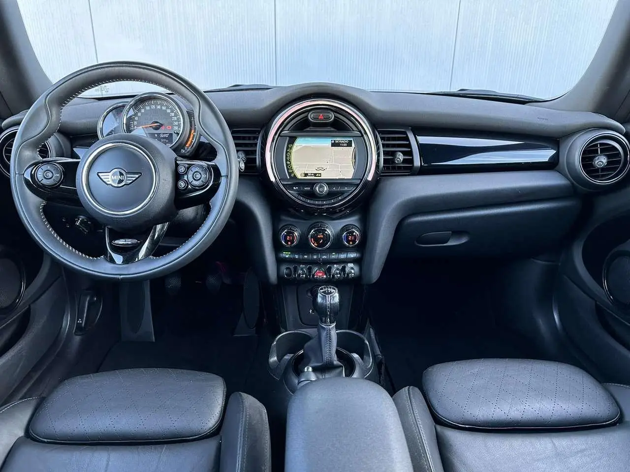 Photo 1 : Mini Cooper 2017 Petrol