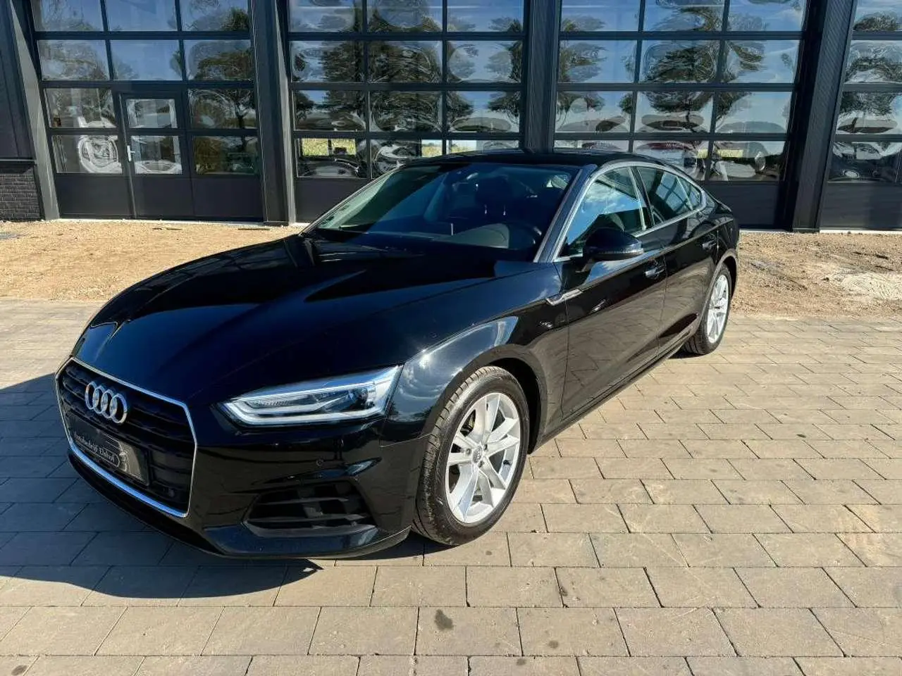 Photo 1 : Audi A5 2018 Hybride