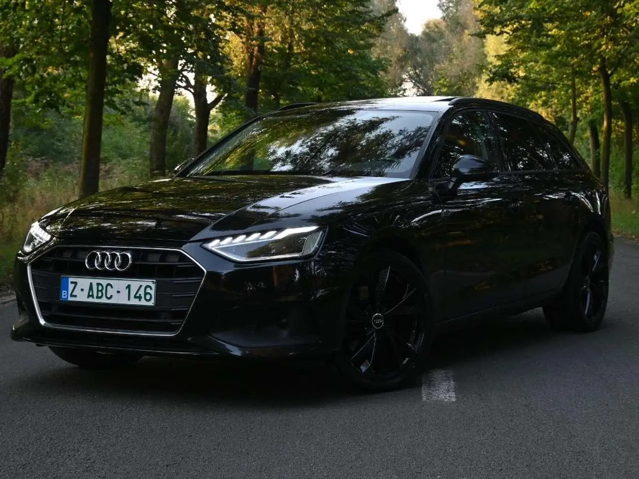 Photo 1 : Audi A4 2019 Petrol