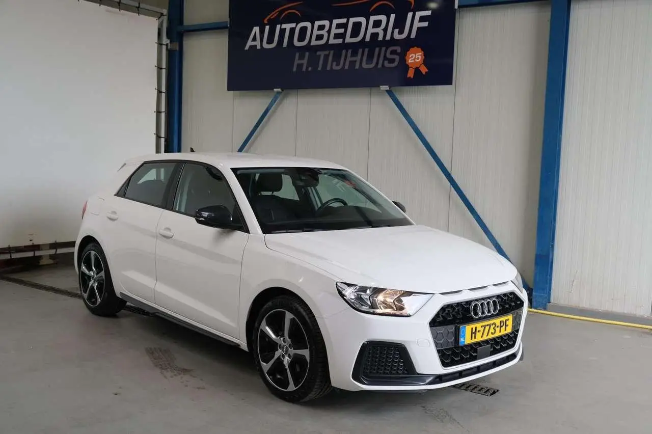 Photo 1 : Audi A1 2020 Essence