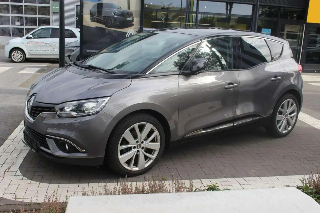 Photo 1 : Renault Scenic 2019 Essence