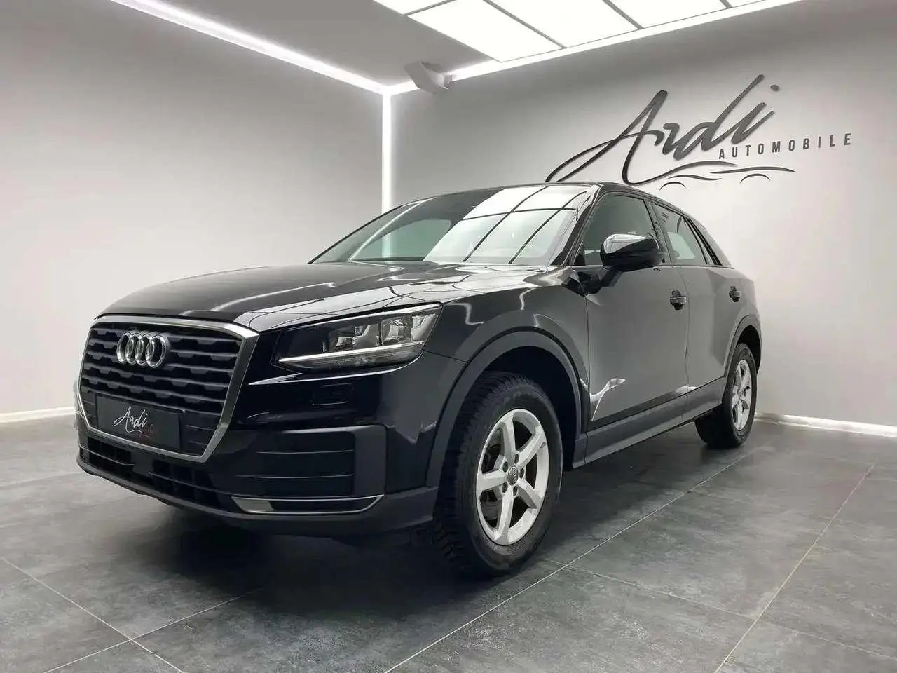 Photo 1 : Audi Q2 2017 Petrol