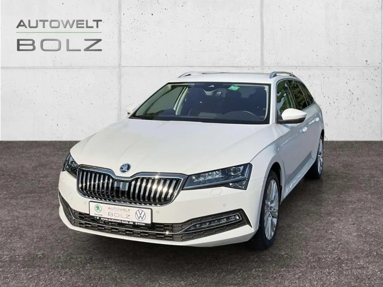 Photo 1 : Skoda Superb 2023 Petrol