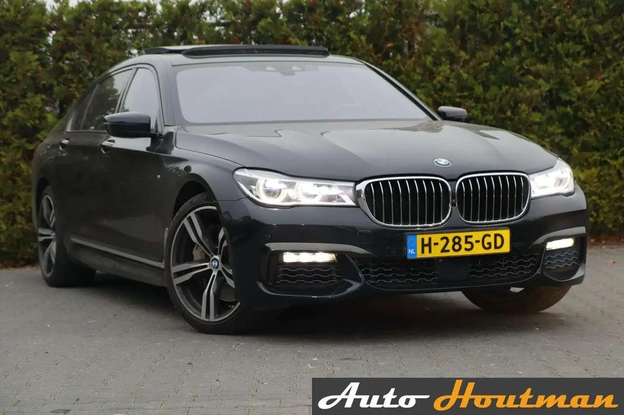 Photo 1 : Bmw Serie 7 2016 Petrol