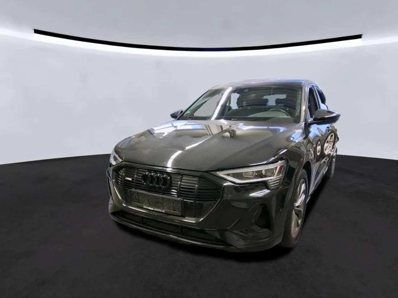 Photo 1 : Audi E-tron 2022 Électrique