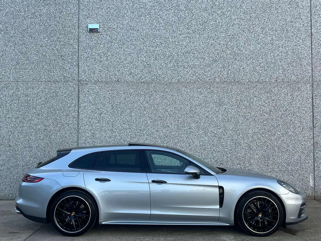 Photo 1 : Porsche Panamera 2020 Petrol