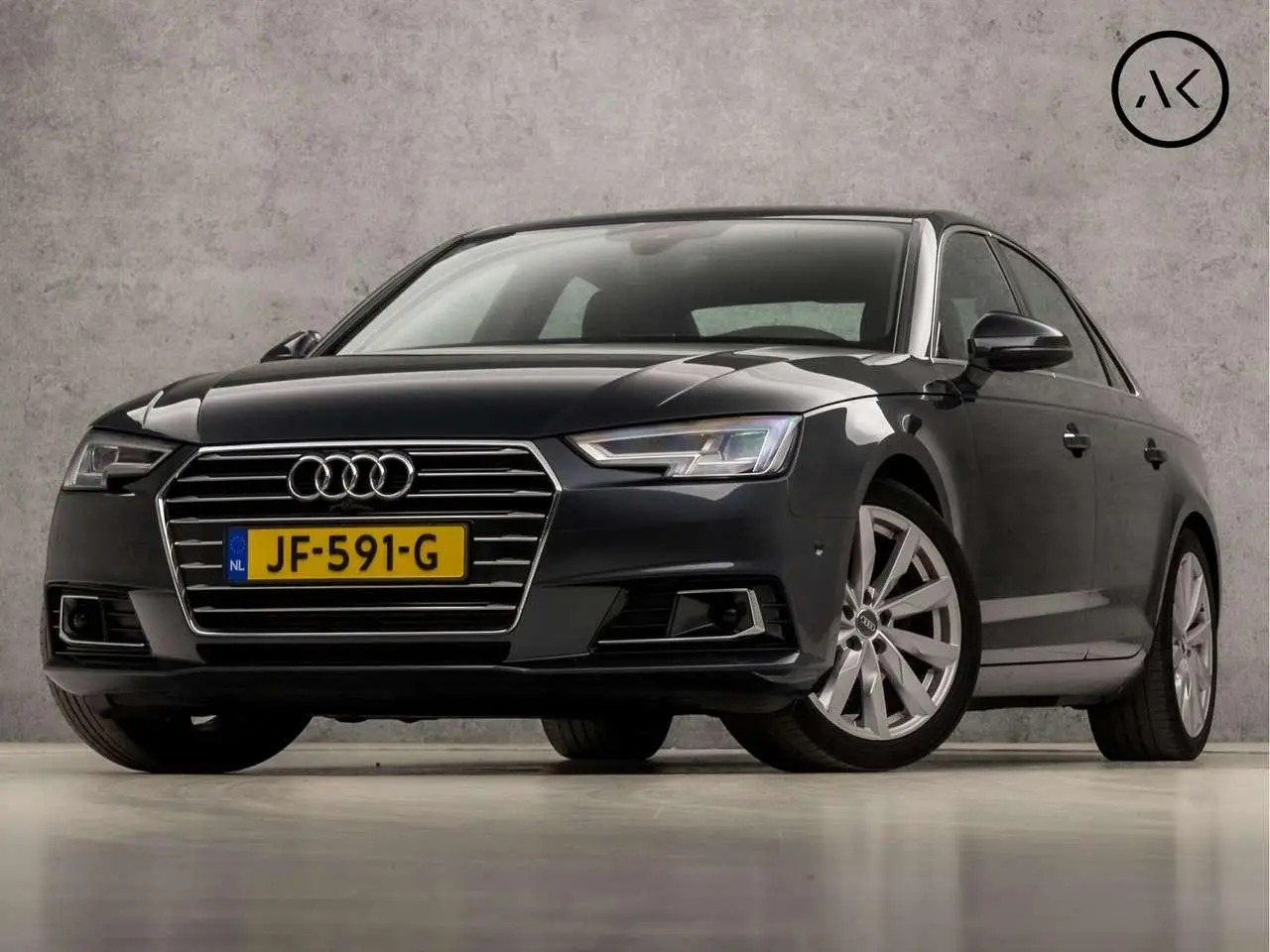 Photo 1 : Audi A4 2016 Petrol