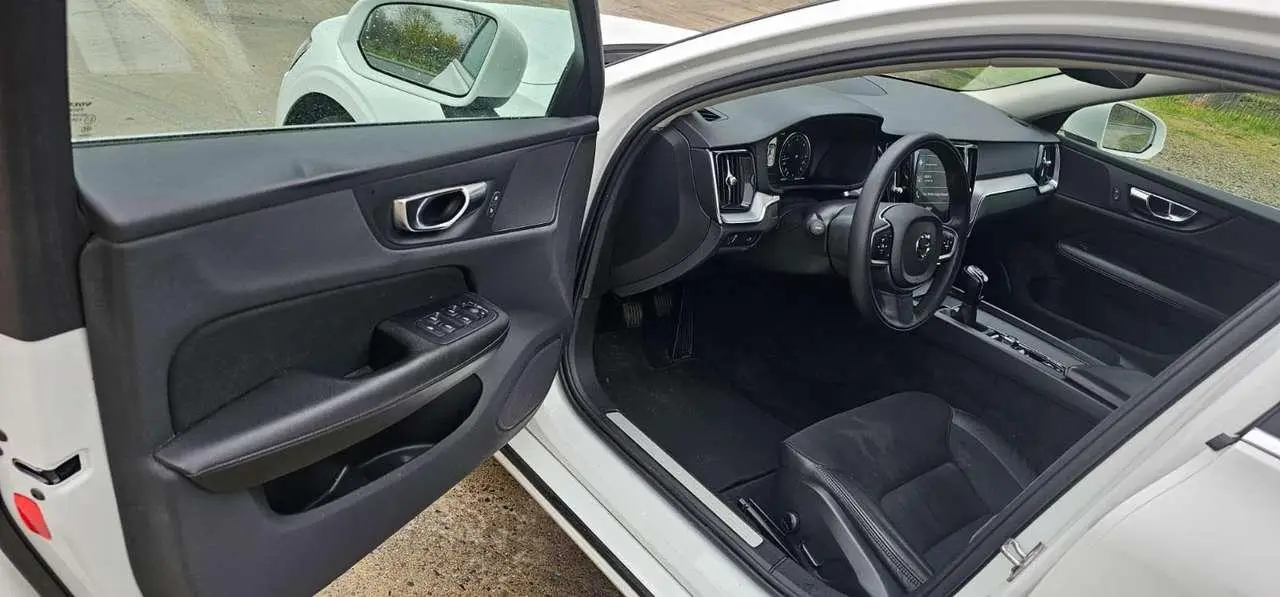 Photo 1 : Volvo V60 2019 Diesel