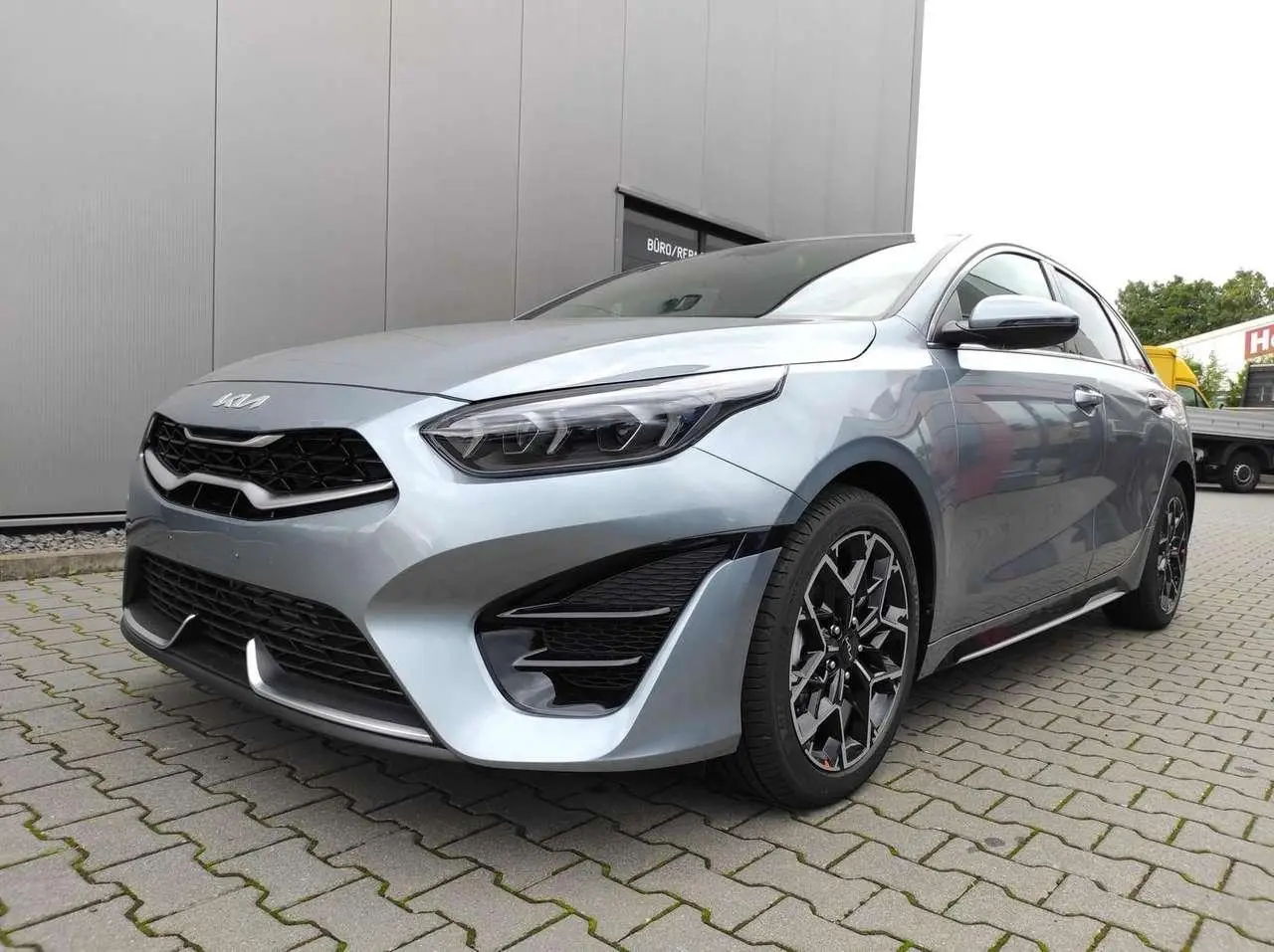 Photo 1 : Kia Proceed 2024 Petrol