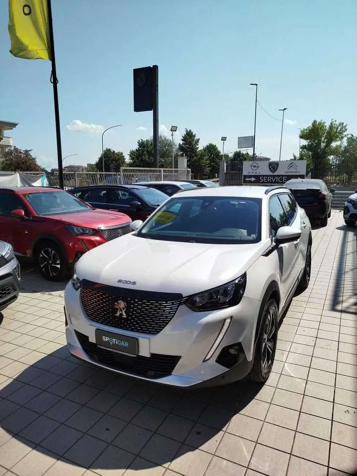 Photo 1 : Peugeot 2008 2020 Petrol