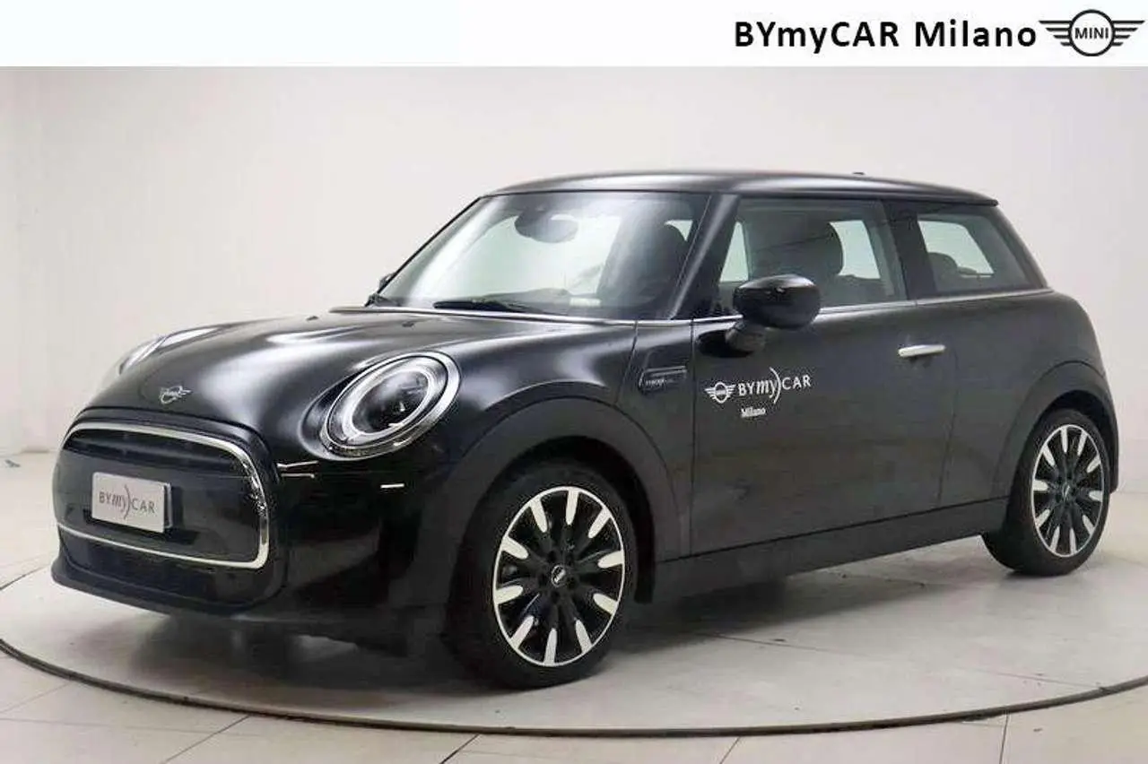 Photo 1 : Mini Cooper 2024 Petrol