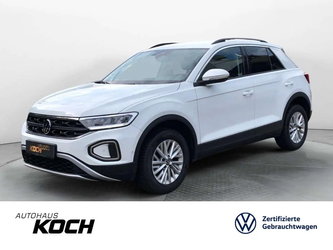 Photo 1 : Volkswagen T-roc 2023 Essence