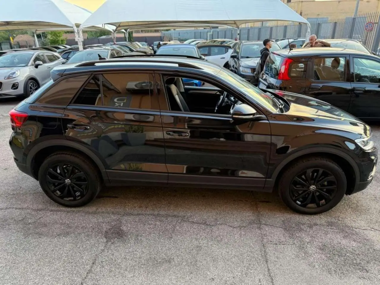 Photo 1 : Volkswagen T-roc 2023 Petrol