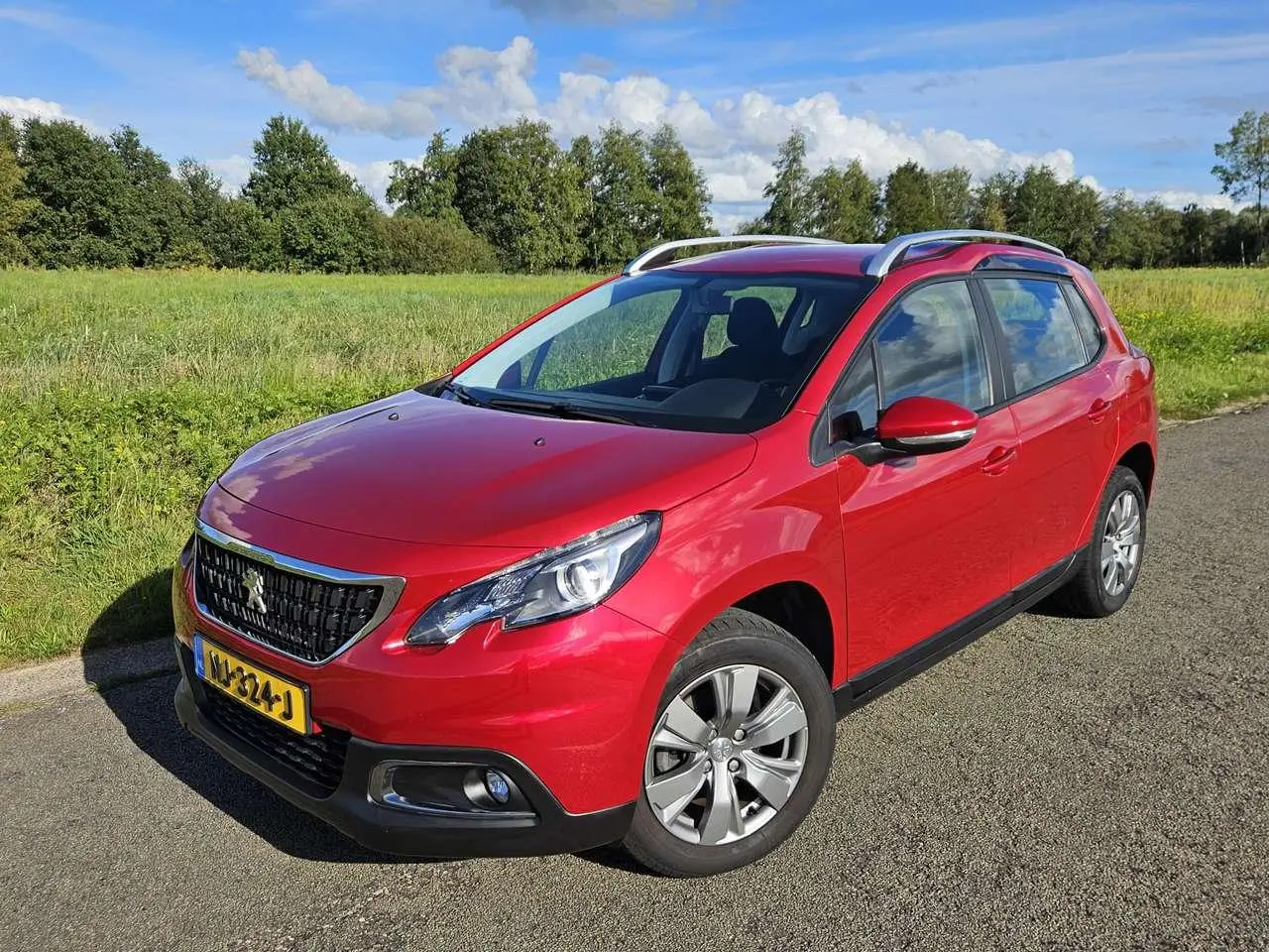 Photo 1 : Peugeot 2008 2017 Petrol