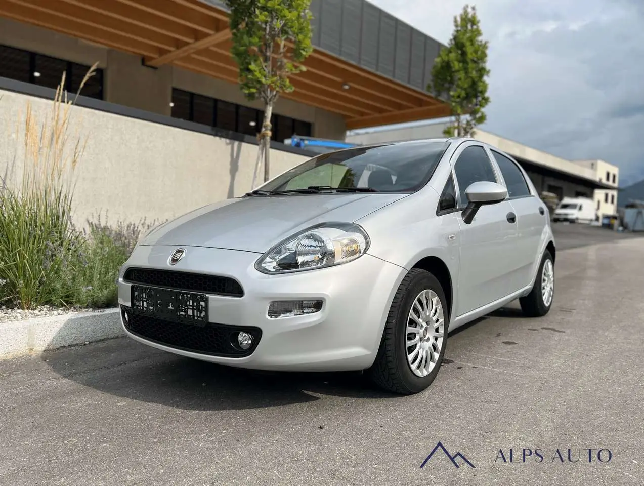 Photo 1 : Fiat Punto 2017 Petrol