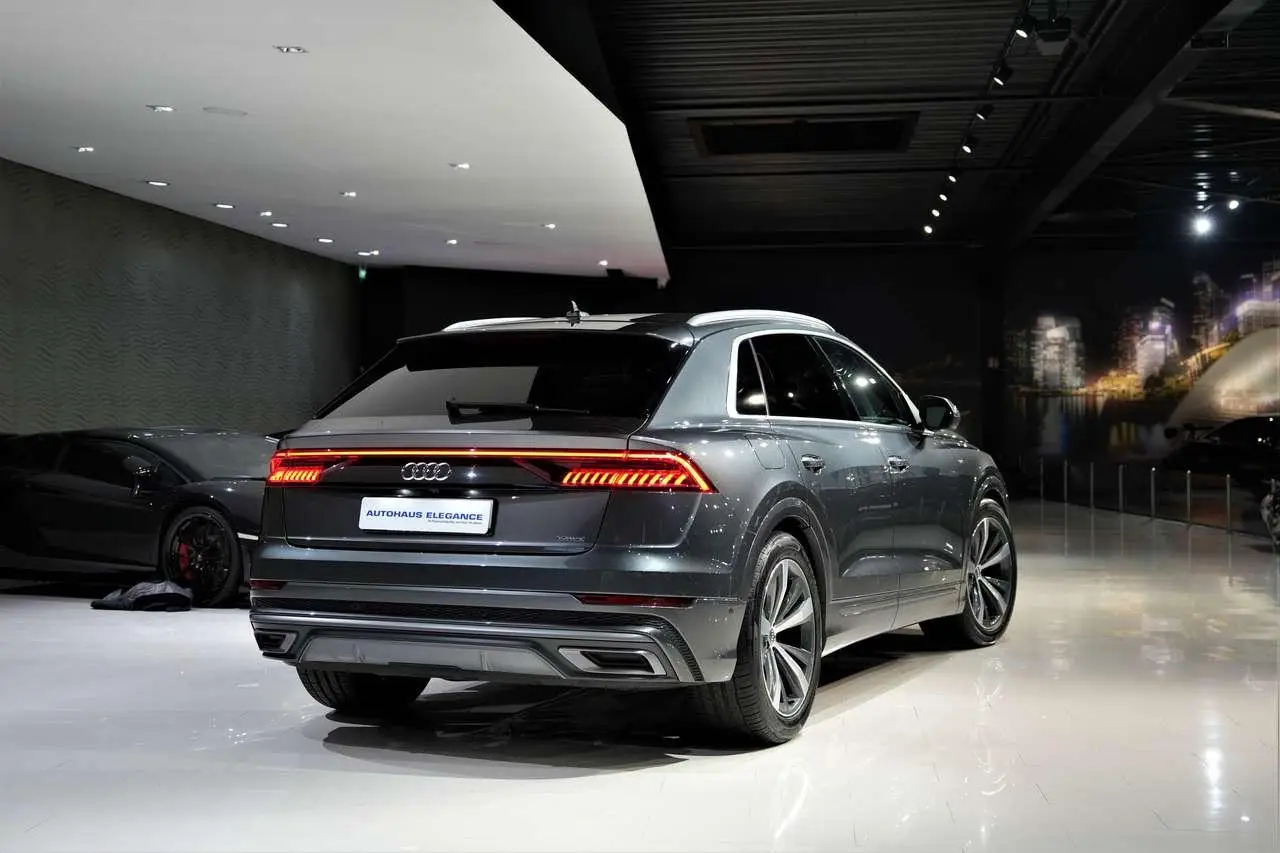 Photo 1 : Audi Q8 2020 Diesel