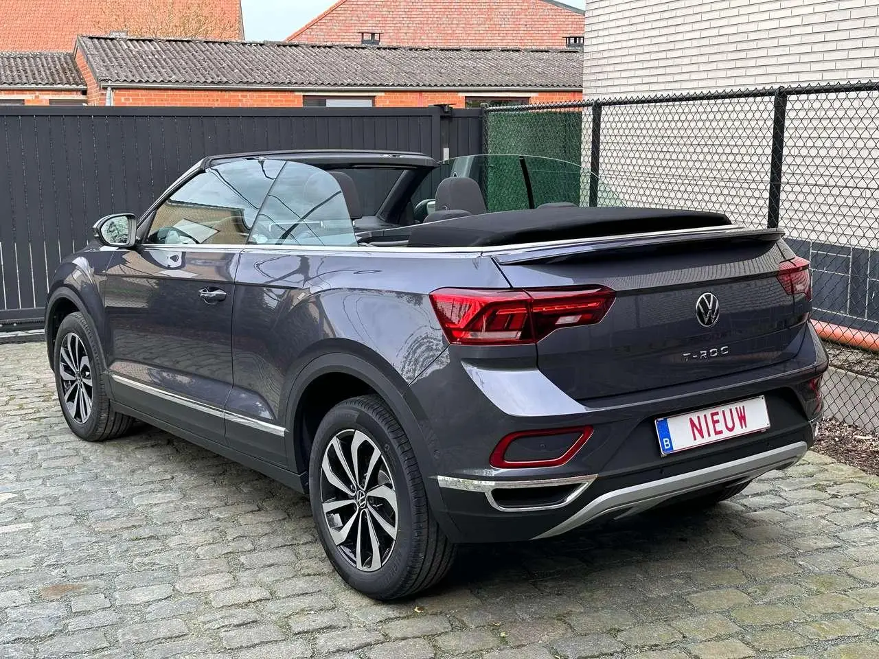 Photo 1 : Volkswagen T-roc 2023 Petrol