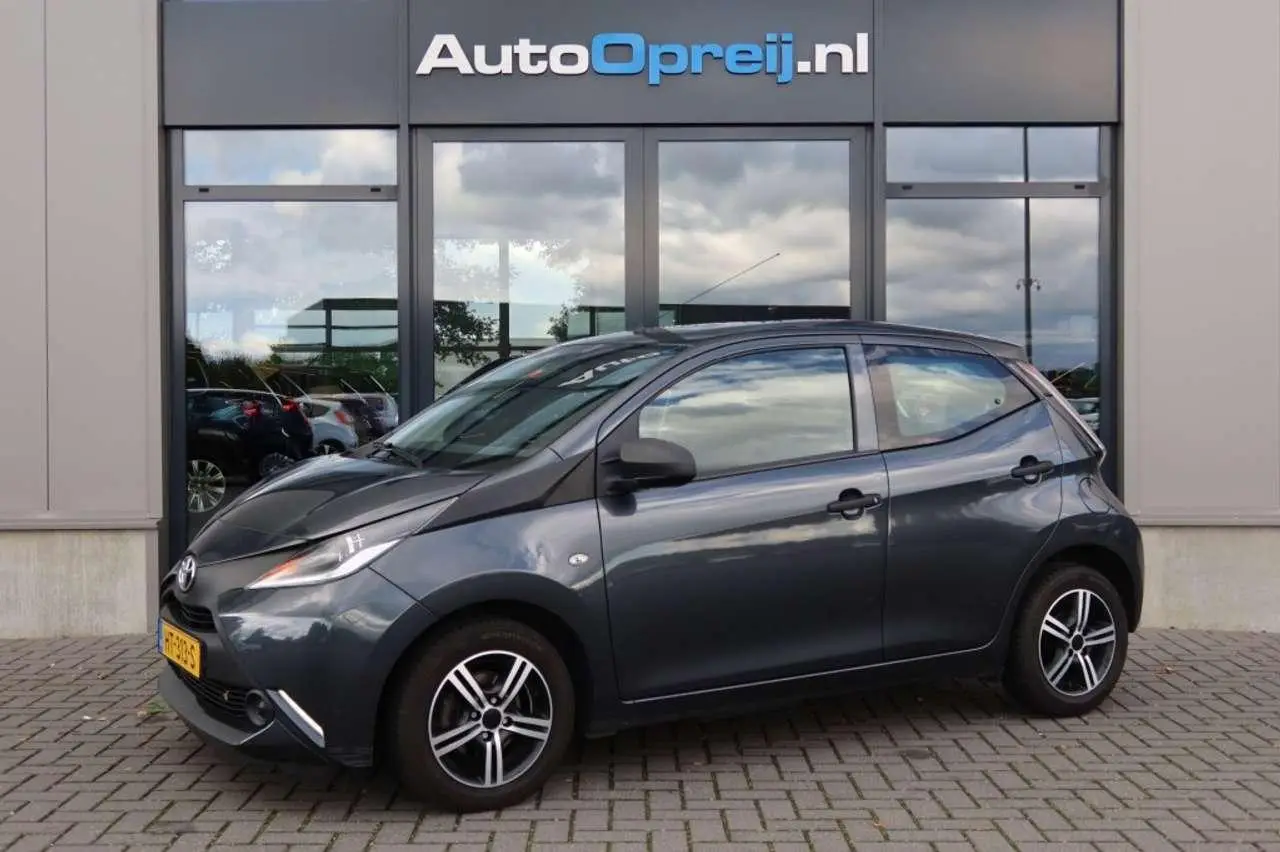 Photo 1 : Toyota Aygo 2016 Petrol