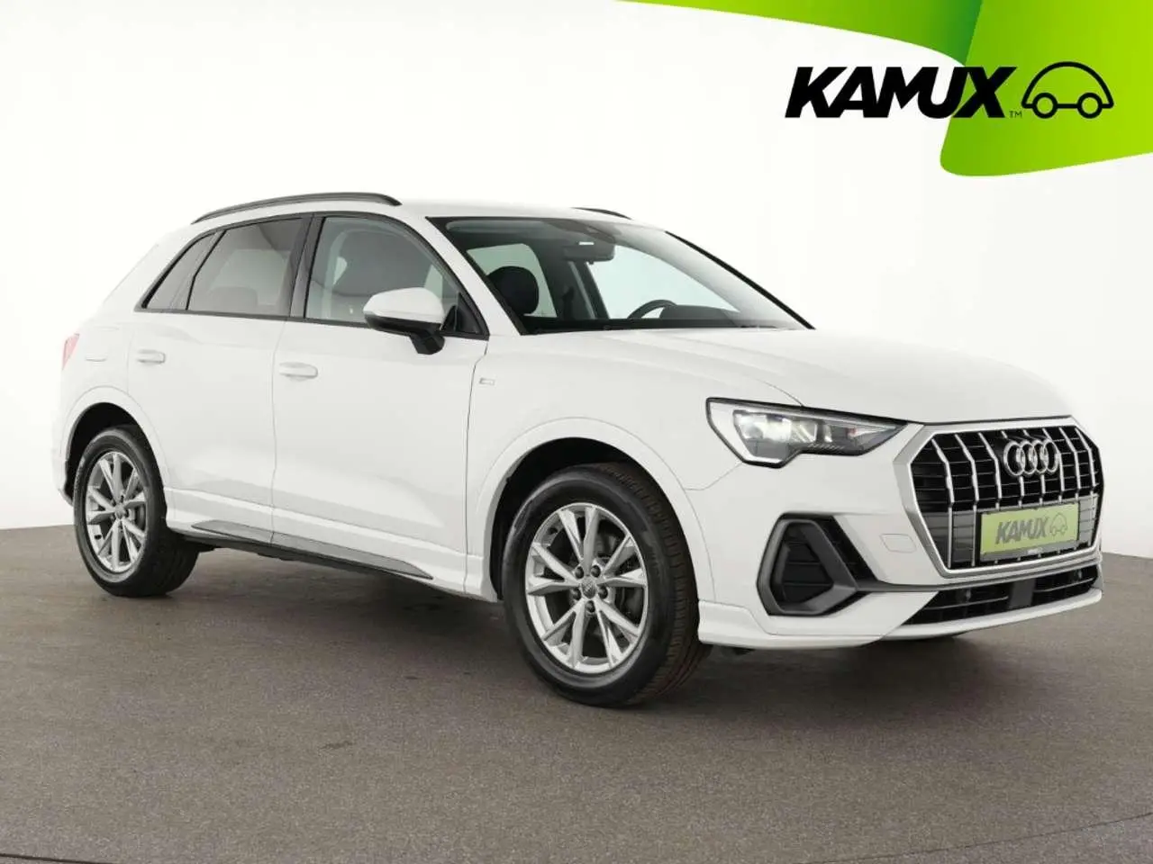 Photo 1 : Audi Q3 2019 Petrol