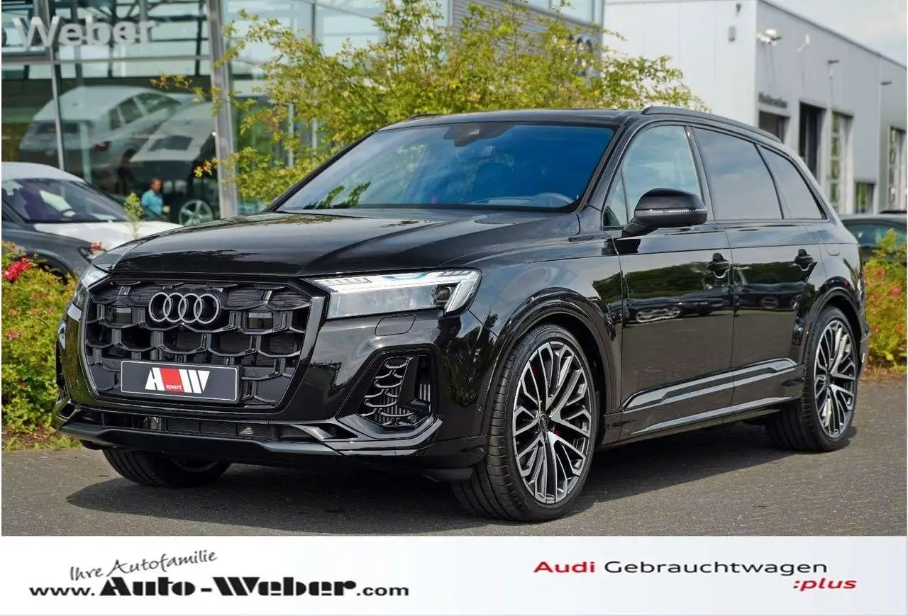 Photo 1 : Audi Q7 2024 Hybrid